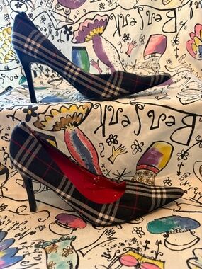 Chinese Laundry plaid fabric pumps.